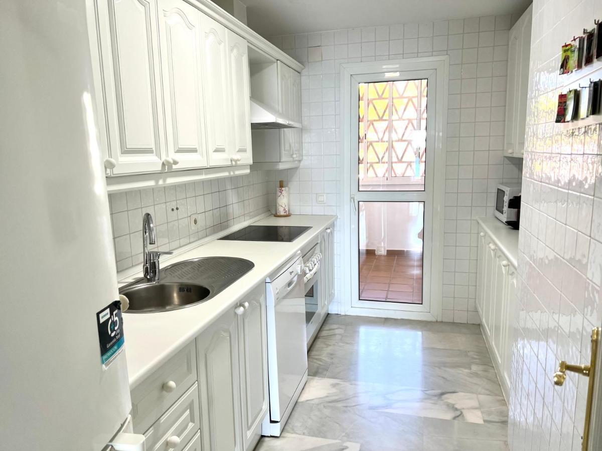 Mi Capricho A16 Beachfront Apartment Sitio de Calahonda Exteriör bild