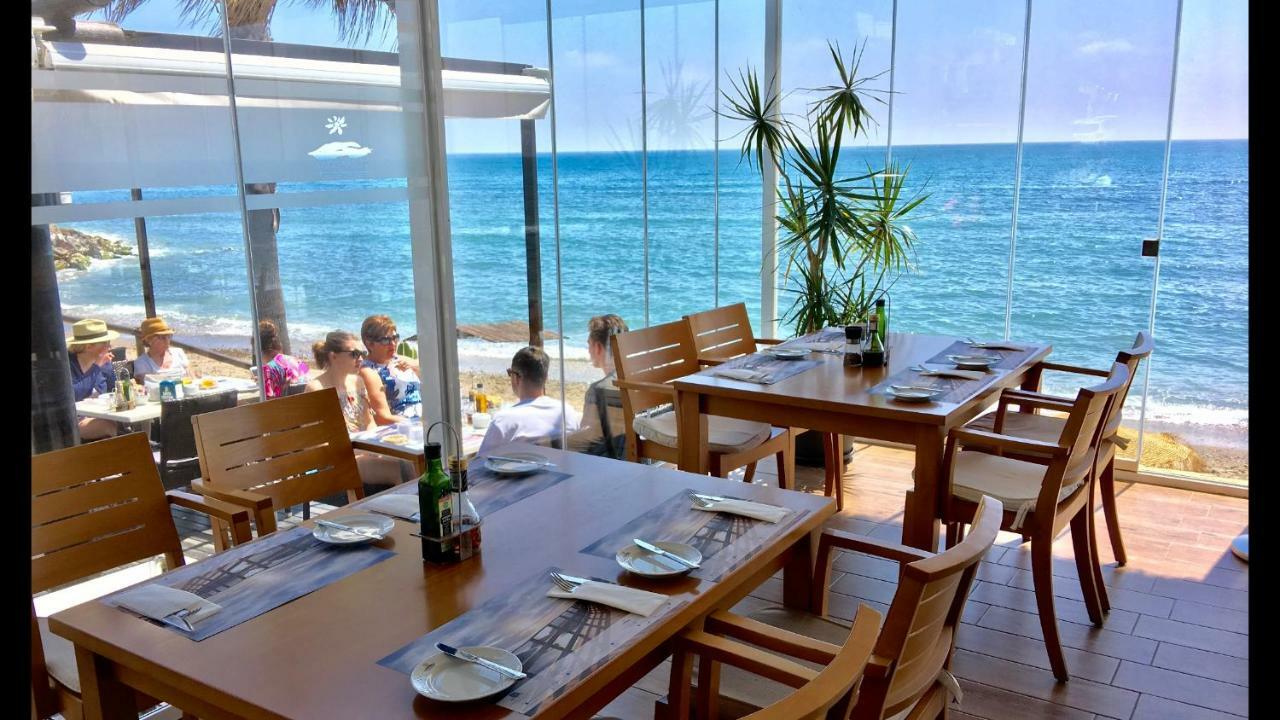 Mi Capricho A16 Beachfront Apartment Sitio de Calahonda Exteriör bild